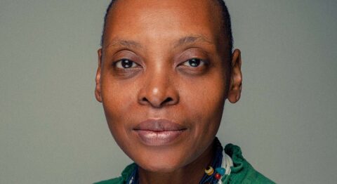 Leonora Miano signe le texte et la mise en scène de « Redemption song », ou l’histoire des relations toxiques entre la France et l’Afrique francophone à travers celle d’un couple. - Critique sortie Théâtre Paris Théâtre national de la Colline