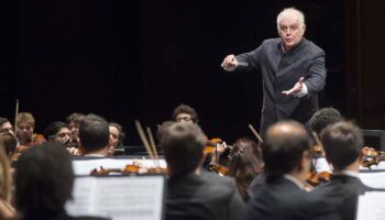 Daniel Barenboim dirige le West-Eastern Divan Orchestra dans Schubert, Wagner et Beethoven - Critique sortie Classique / Opéra Paris Philharmonie de Paris- Grande salle Pierre Boulez