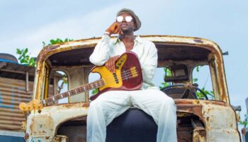 Alune Wade and friends, une route qui plonge dans l’Atlantique noir et outrepasse les styles - Critique sortie Jazz / Musiques Montreuil La Marbrerie