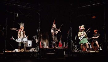 « En apparence », entre théâtre et pop dans une création visuelle très drôle avec Tony Melvil - Critique sortie Jazz / Musiques Rungis THEATRE DE RUNGIS