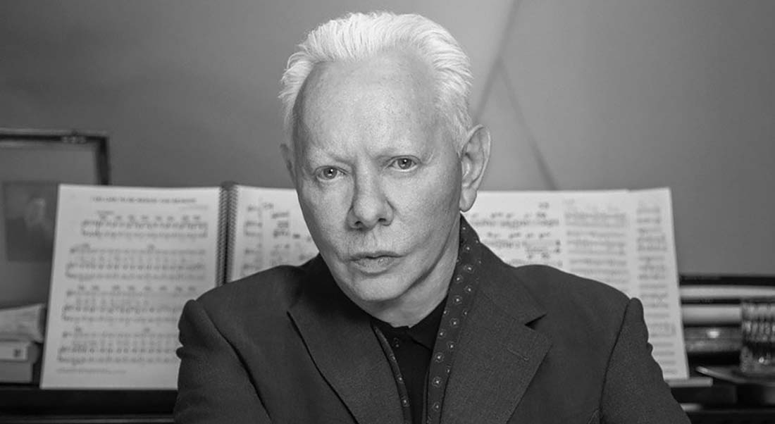 Joe Jackson s’apprête à monter sur la scène de l’Olympia - Critique sortie Jazz / Musiques Paris Olympia