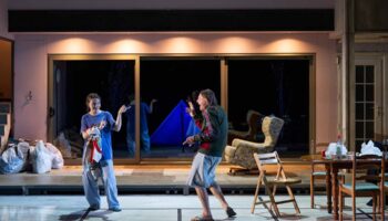Alexander Zeldin revient au Théâtre de la Ville avec « The other place, after Antigone » - Critique sortie Théâtre Paris Théâtre de la Ville-Sarah Bernhardt