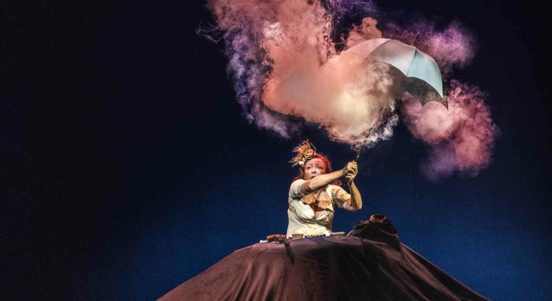 Marc Paquien recrée « Oh les beaux jours » de Beckett avec Catherine Frot bouleversante en Winnie - Critique sortie Théâtre Paris Les Bouffes Parisiens