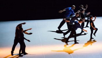 Anne Nguyen recrée PROMENADE OBLIGATOIRE - Critique sortie Danse Massy Opéra de Massy