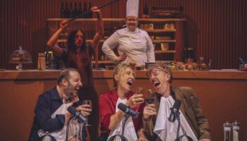 Christophe Montenez et Jules Sagot signent « Dans le ventre des cerveaux », une comédie déjantée qui vise à « créer du commun dans un monde qui part à vau‑l’eau » - Critique sortie Théâtre Lyon Les Célestins – Théâtre de Lyon