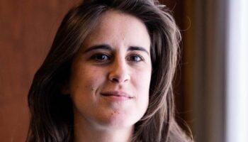Élodie Guibert présente « Dialogue entre deux espèces » un face-à-face théâtral entre une adolescente et un conseiller d’orientation - Critique sortie  SAINT ETIENNE Comédie de Saint-Etienne - Centre Dramatique National
