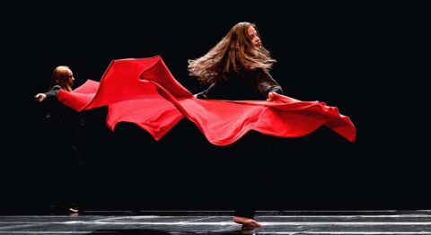 Le portrait pas cliché de Bouchra Ouizguen - Critique sortie Danse Paris Théâtre National de la Danse de Chaillot