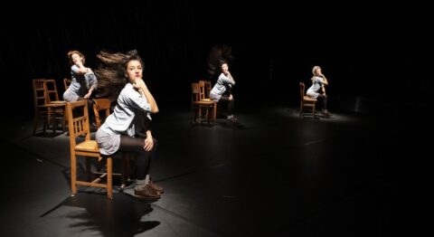« Rosas danst Rosas » par Anne Teresa De Keersmaeker : une pièce fondatrice, vertigineuse et implacablement précise - Critique sortie Danse Paris Chaillot - Théâtre national de la danse