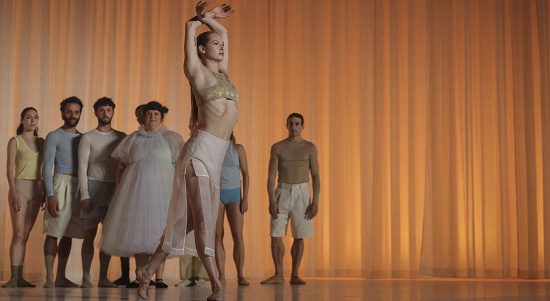 « Summerland » de Benjamin Millepied invite au pays lumineux de la douceur - Critique sortie Danse Paris Folies Bergères