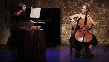 Ophélie Humbertclaude et Juliane Coizet célèbrent avec grâce et élégance l&rsquo;amitié entre George Sand & Marie d&rsquo;Agoult - Critique sortie Théâtre Paris Théâtre de Nesle