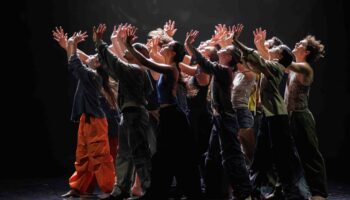 Angelin Preljocaj crée « Soulèvement », une partition virtuose qui déclenche l’enthousiasme du public - Critique sortie Danse Paris Théâtre de la Ville-Sarah Bernhardt